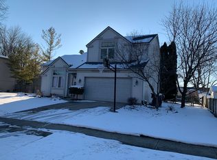 945 Country Club Dr, Bowling Green, OH 43402