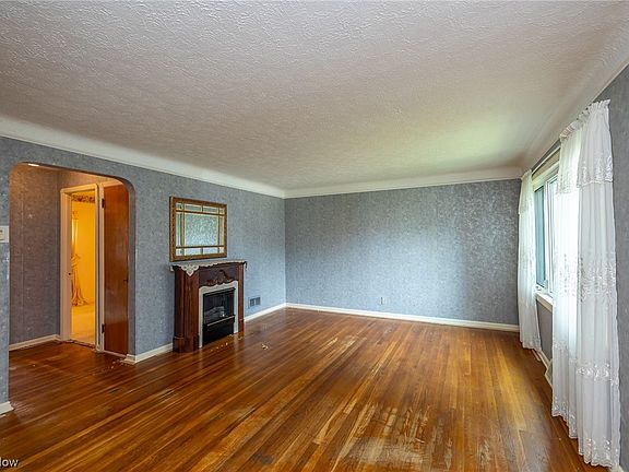 4th image of 8409 Southington Dr
