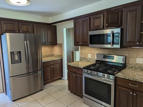 1629 Virginia St, Downers Grove, IL 60515