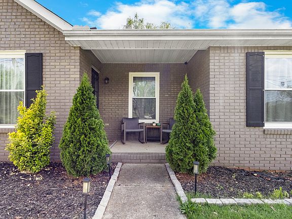 3rd image of 304 Fitzgerald Dr