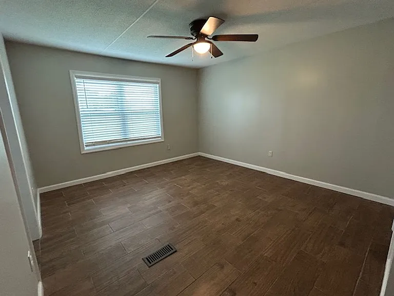 1245 Howell Rd — Photo 3