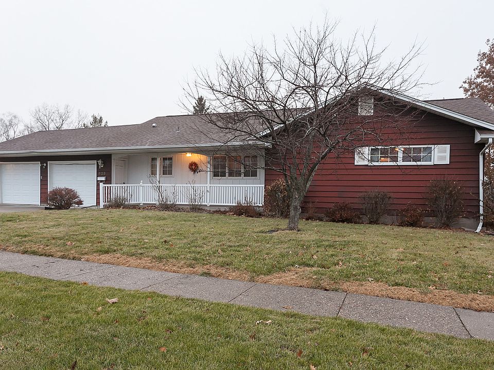 1st image of 825 Leroy St