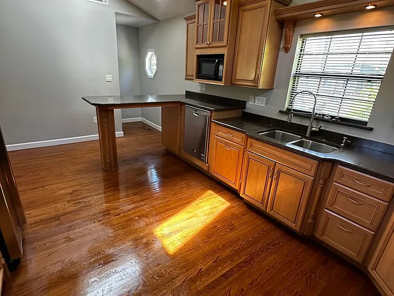 4121 Whistlers Way — Photo 7