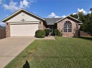 2126 N Albert Pike Ave, Fort Smith, AR 72904