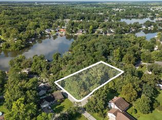 1020 N Lakeview Dr, Lowell, IN 46356