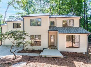 3372 Rivendell Ct, Roswell, GA 30075