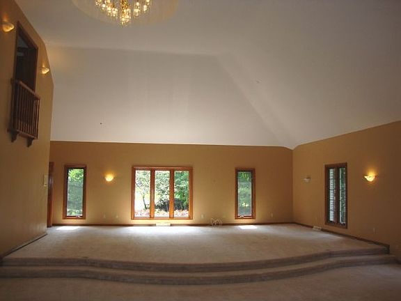 2nd image of 70 Twin Acre Ct