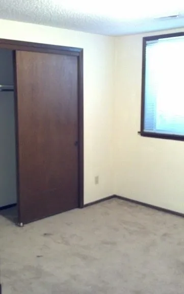 2200-2202 S Lori Ln — Photo 15