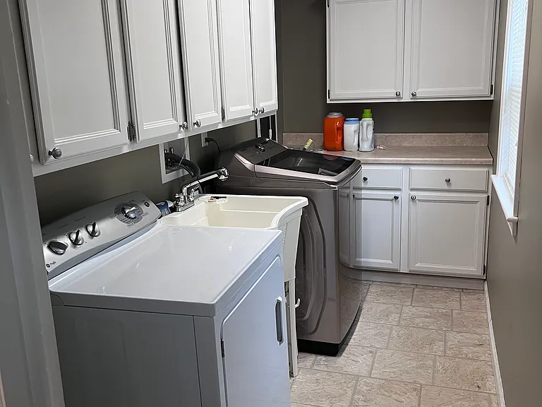5591 Kingsfield Dr — Photo 11