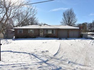 7013 Briar Ridge Rd, Wadesville, IN 47638