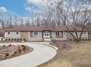 17383 Mennell Rd, Grafton, OH 44044