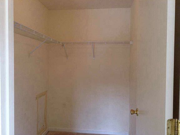 3rd image of 212 Marsh Hollow Pl APT F