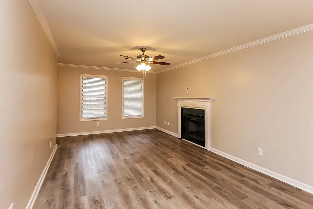 3 bed, 2.5 bath, 1728 sqft, $2,270 — Photo 4
