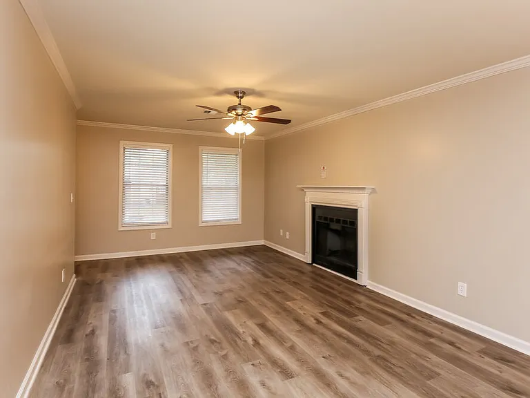 1421 Steve Ct — Photo 4