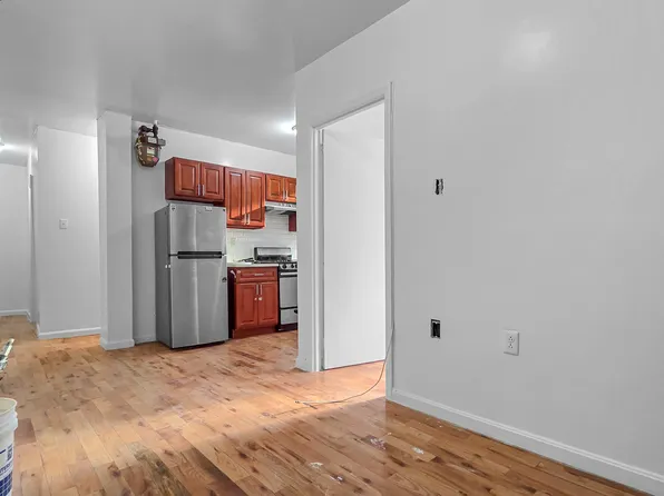 206 Audubon Avenue image 6 of 11