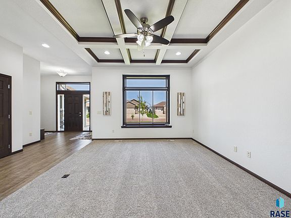 3rd image of 5417 S Breezeway Ave