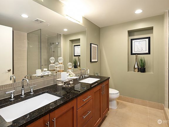 4th image of 10610 NE 9th Place #1409
