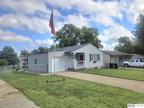 518 W Sherman St, Papillion, NE 68046