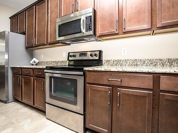 2nd image of 1531 Rushgrove Cir