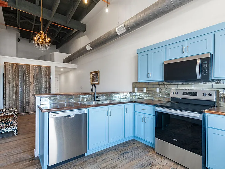 Brand new apartments in downtown Springfield! — Photo 8