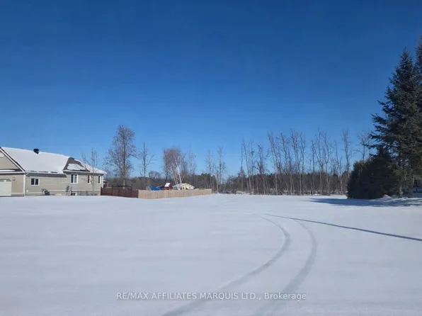 37 Coyle Dr, South Dundas, ON K0C 1X0