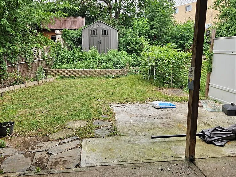 661 W Brookdale St — Photo 18