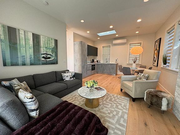 4th image of 981A Manor Way