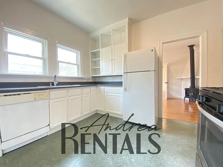 1147 Virginia St — Photo 11