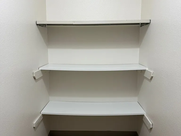 Crestwood Apartments — Photo 7