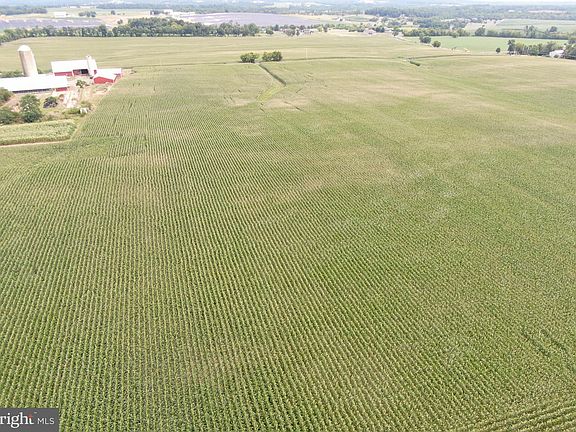 3rd image of 3765 Pioneer Dr