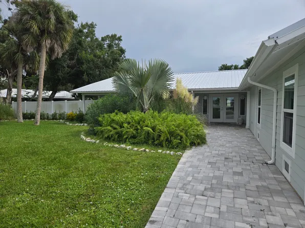 1707 Belvidere Rd, Englewood, FL 34223