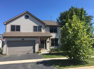 1411 Sandpiper Ln, Woodstock, IL 60098