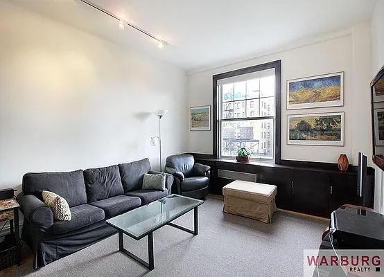 Sold by Warburg | media 2