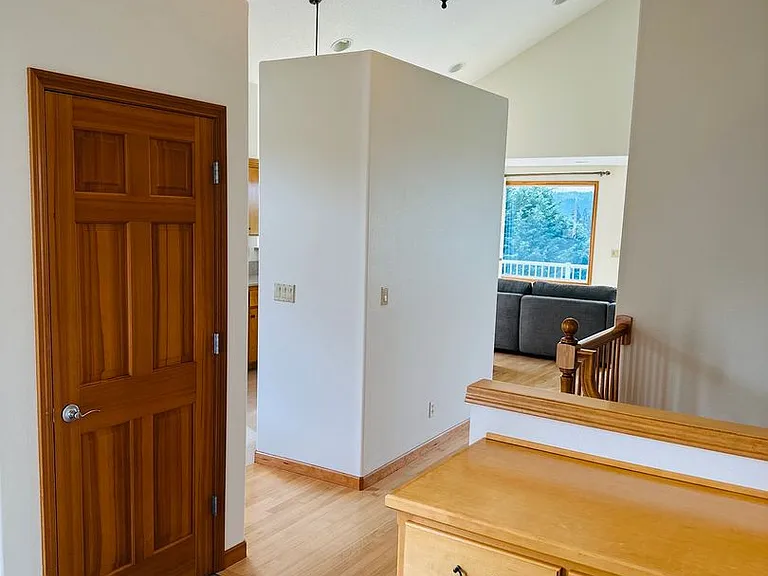 1875 N 15th Ct — Photo 4