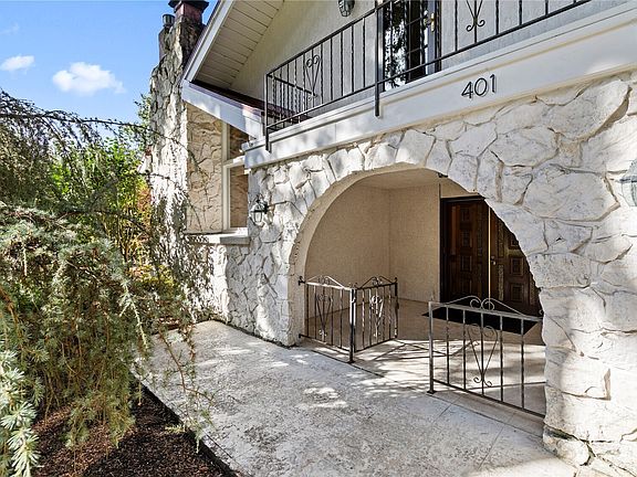 2nd image of 401 San Mar Drive NE
