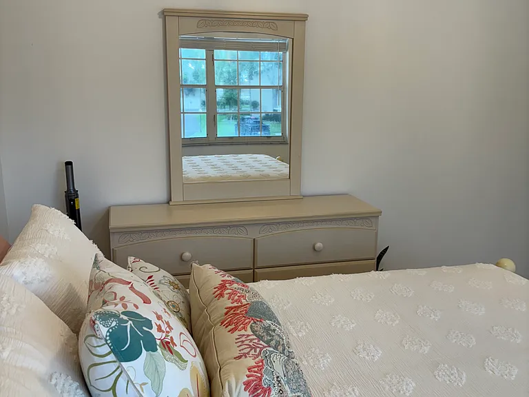 Guest bedroom