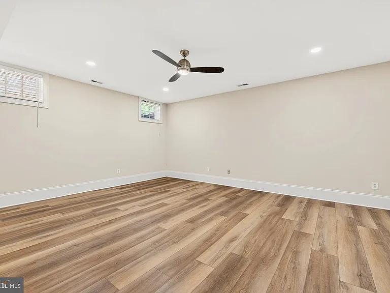 9860 Palace Green Way — Photo 52