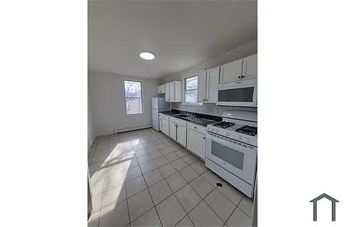 256 S 11th St #3 Photo 1