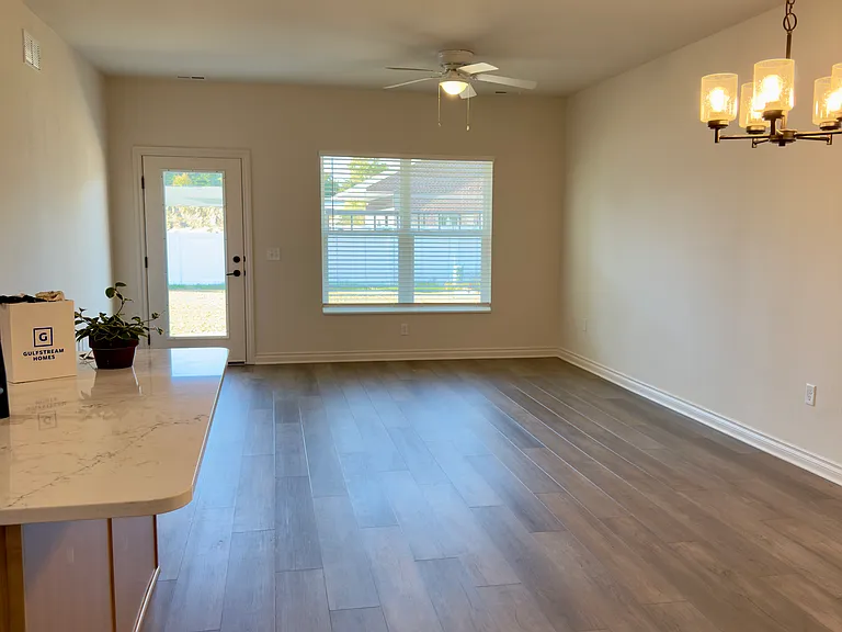 1161 Shadow Ln — Photo 7