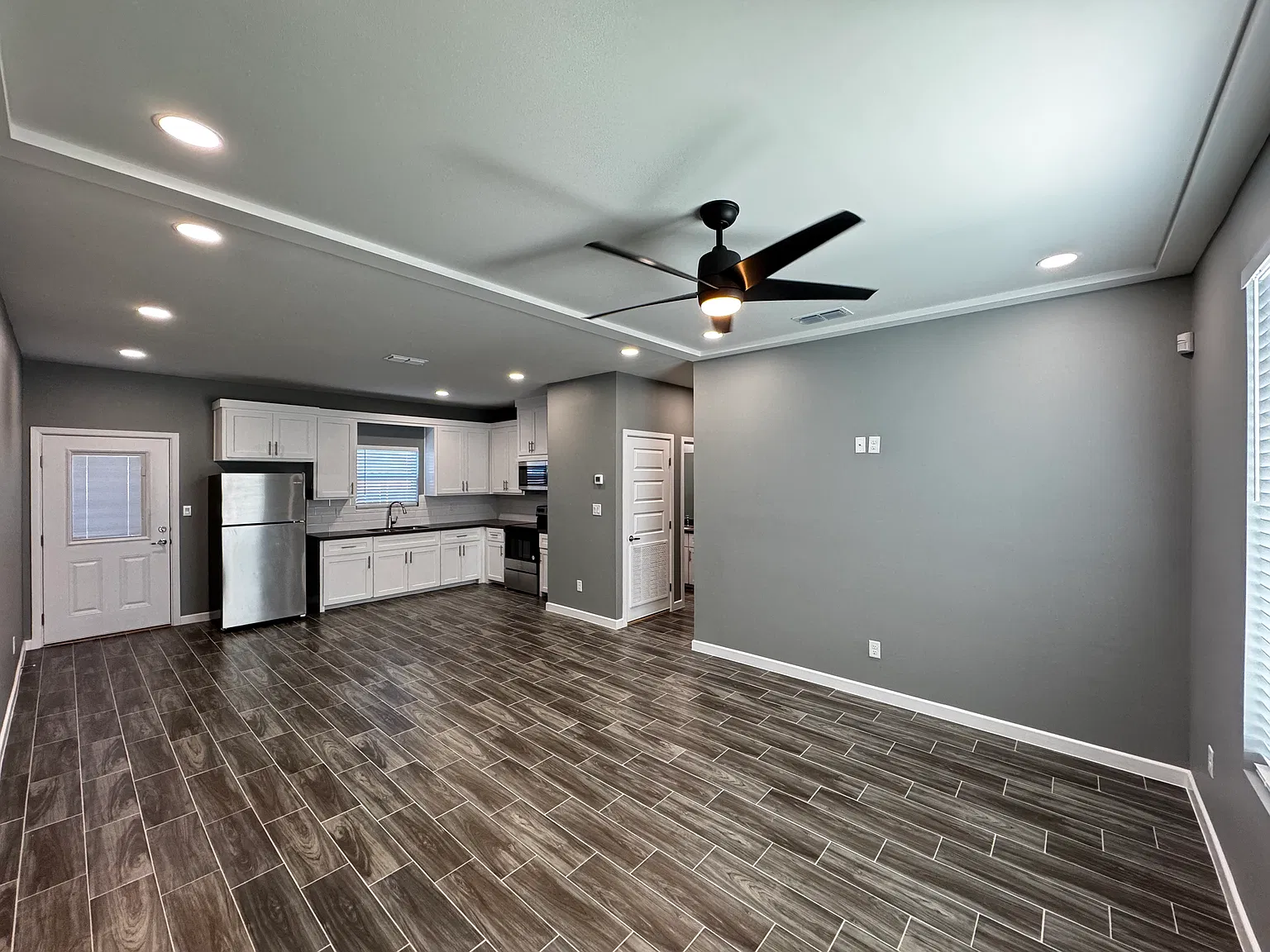 1808 Angelina Dr — Photo 2