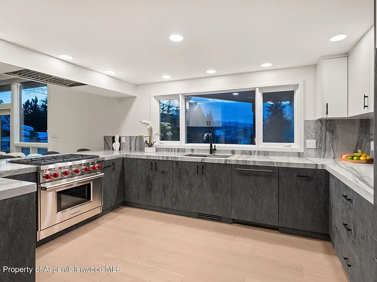 75 Bennett Ct — Photo 13