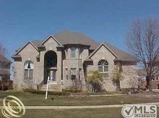 14403 Knightsbridge Dr, Shelby Township, MI 48315