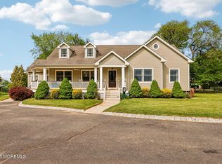 17 Willow Ct, Oceanport, NJ 07757
