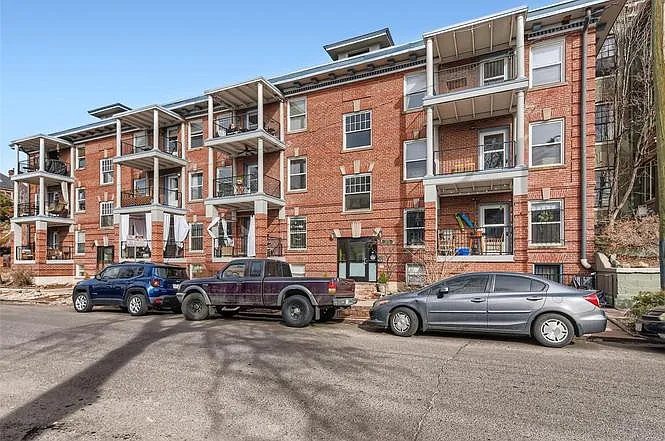 1374 N Ogden St #4 — Photo 15