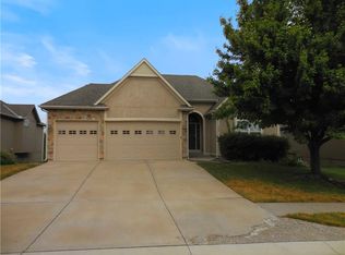 1446 Brompton Ln, Raymore, MO 64083
