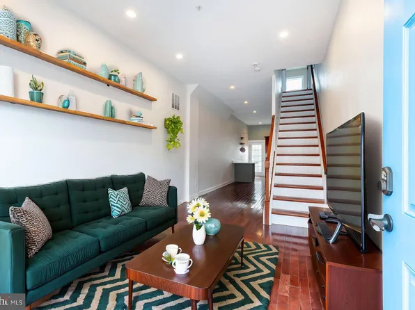 2211 Almond St, Philadelphia, PA 19125