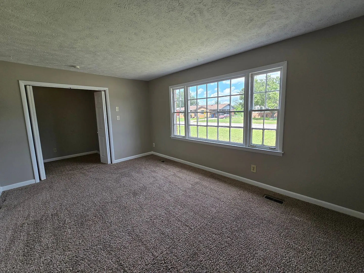6003 McDougald ~ Brentwood — Photo 2