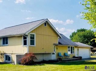 647 John Rolfe Dr, Monroe, MI 48162