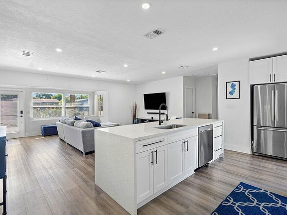 5th image of 1405 NW 5th Avenue