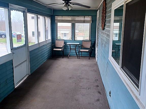 Screen porch 